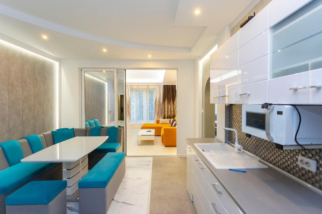Central Vitosha Apartment Sofia Exteriör bild