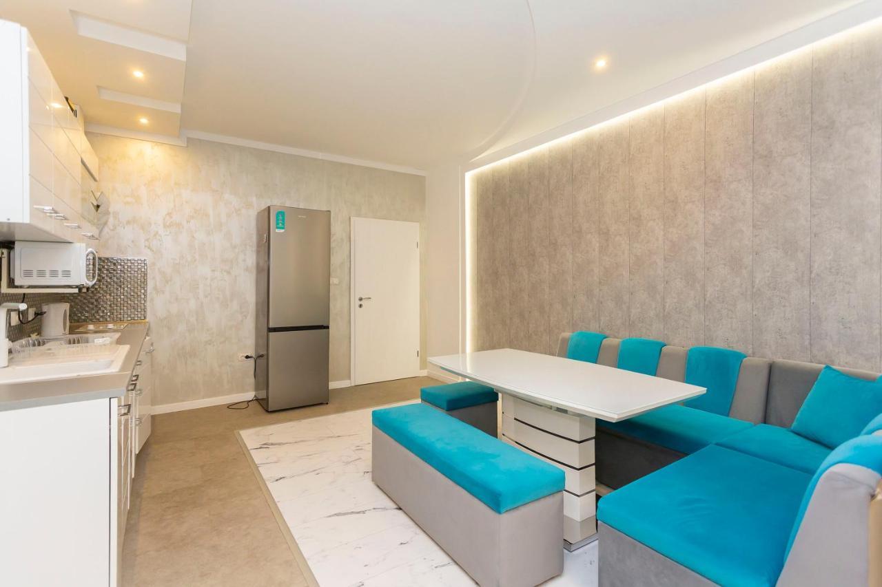 Central Vitosha Apartment Sofia Exteriör bild