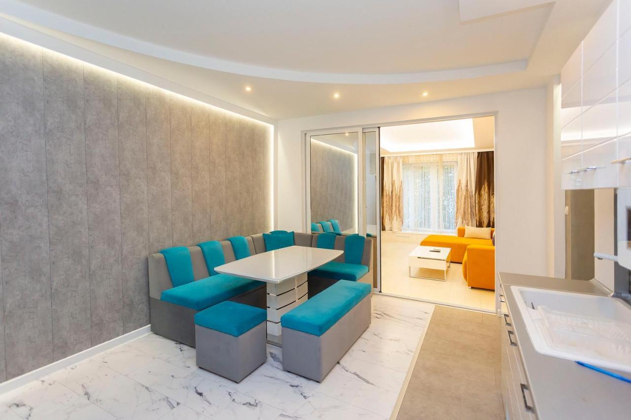 Central Vitosha Apartment Sofia Exteriör bild