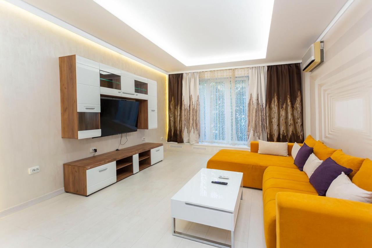 Central Vitosha Apartment Sofia Exteriör bild